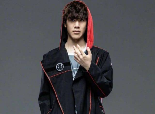 电竞比分网：万众期待的英雄联盟手游要来了？！